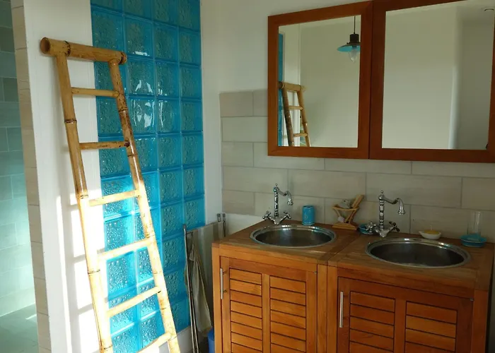 Robinson-villa Mit Meerblick- 50m Vom Entfernt By Interhome Nyaraló *